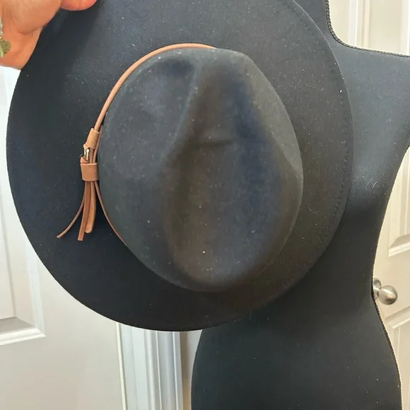Black Felt Fedora Hat with Brown Suede Band and Tassel‎ Detail - Picture 3 of 5